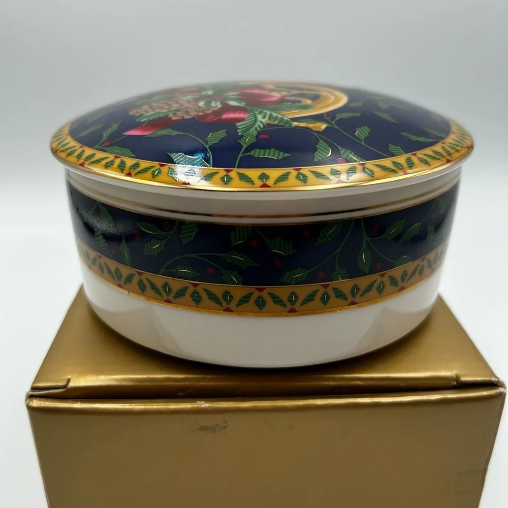 Vtg Mikasa Holiday Music Christmas Trinket Box Porcelain Candy Dish w/Lid Japan